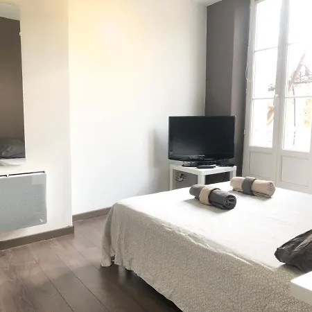 Appartamento T2 Hyper centre clim,WIFI Hyères Esterno foto